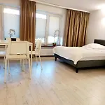 Lejla 홈스테이 웨바