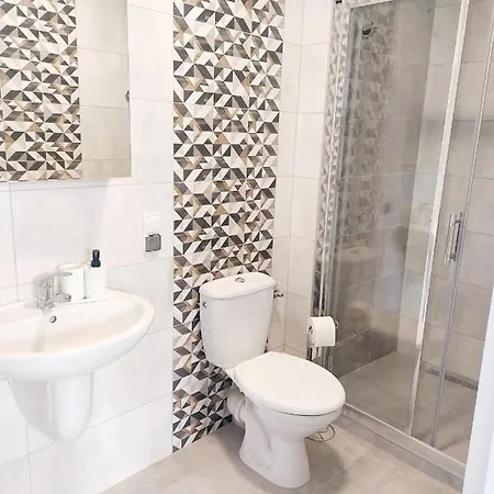 Habitación en casa particular Lejla *