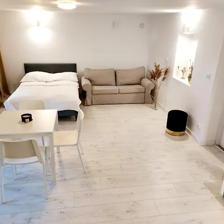 Habitación en casa particular Lejla *